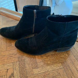 Dolce Vita 8 (DV8) mid ankle black bootie